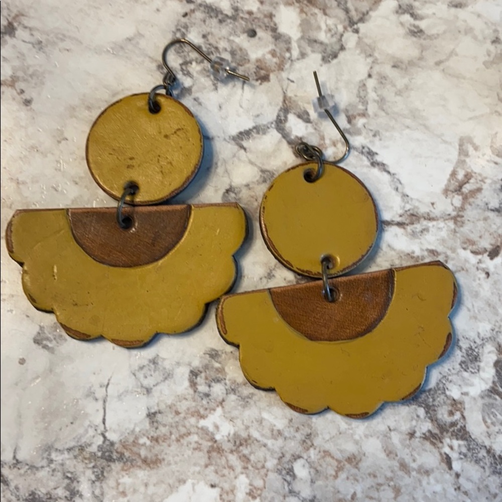 Retro leather earrings